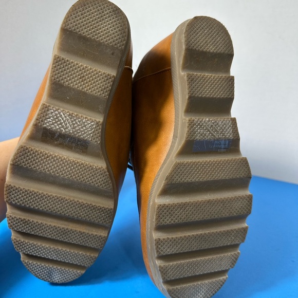 JustFab Tan and Brown Winter Wedge Boots - Picture 6 of 7